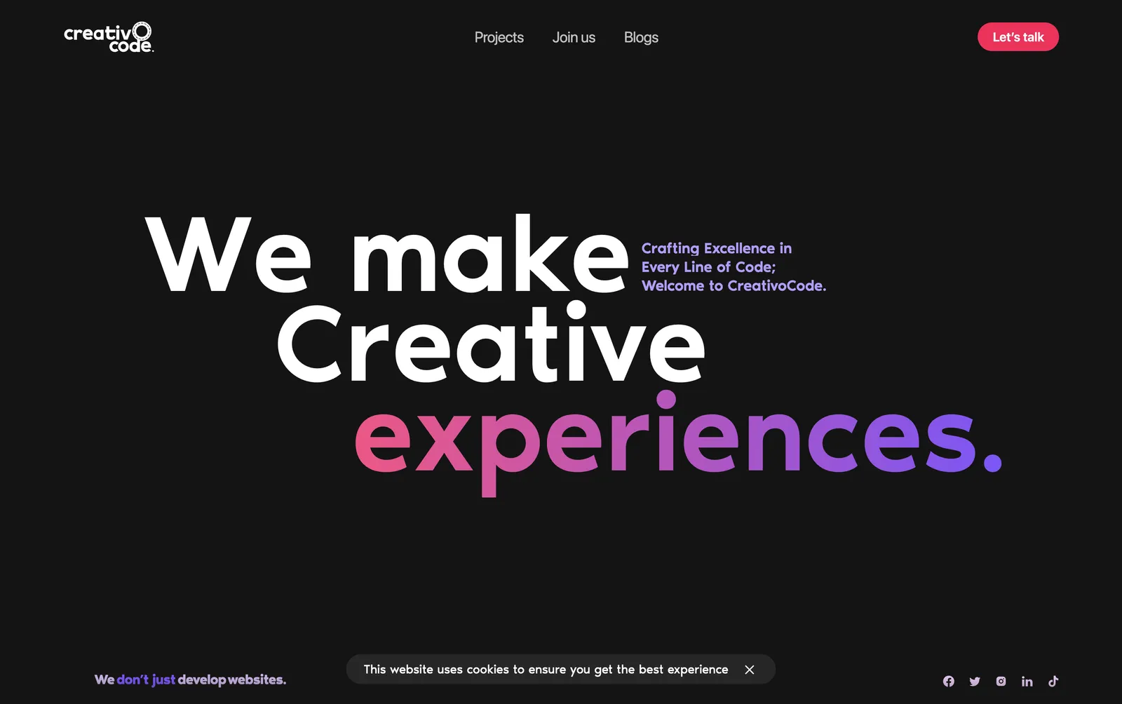 A dark interface composition